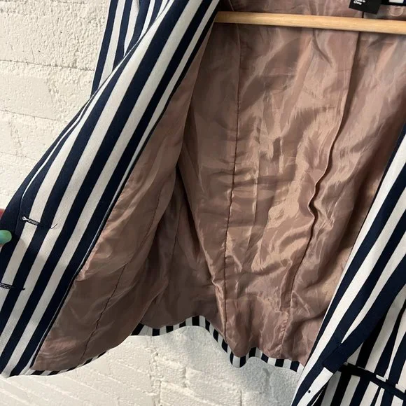 H&M Fitted Striped Blazer - Picture 5 of 10
